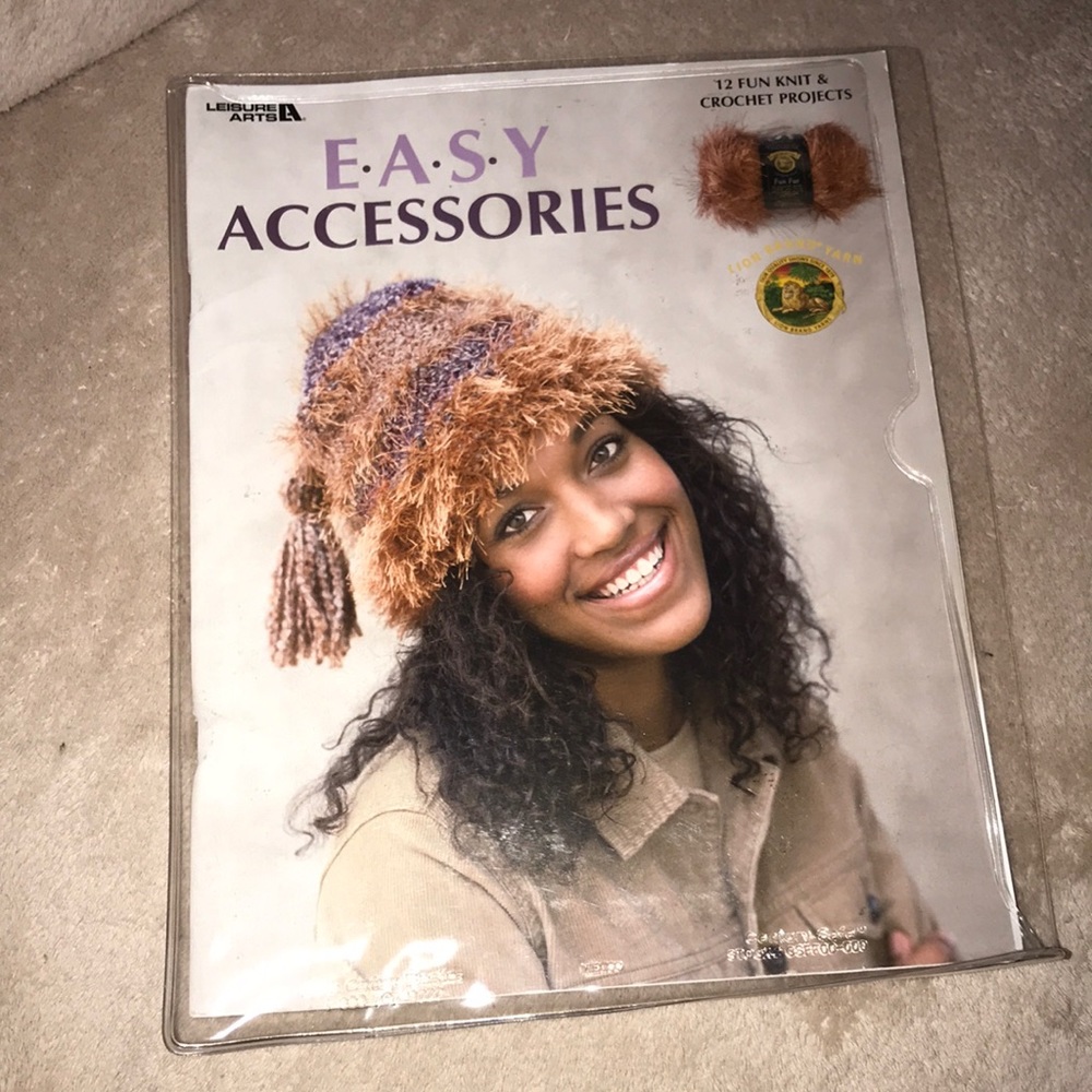 2003 Leisure Arts EASY ACCESSORIES in plastic sleeve 💕